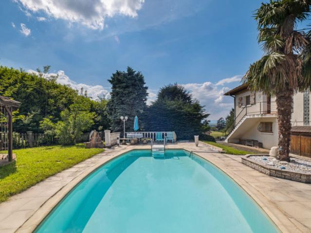 Maison familiale avec vue imprenable Volumes généreux et p