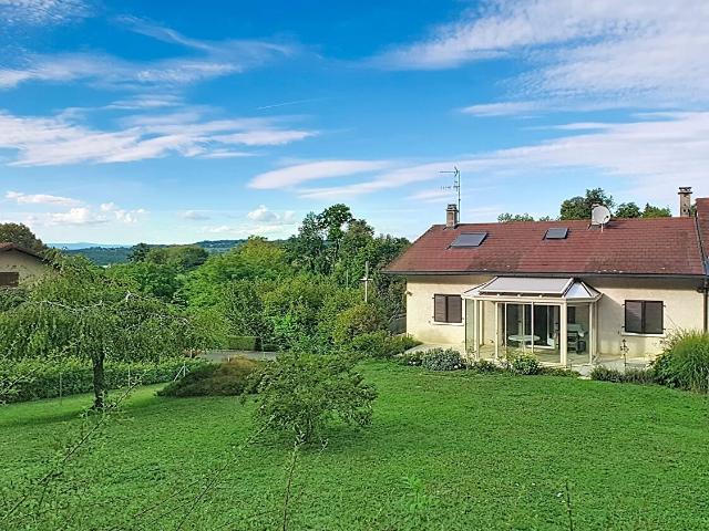 Maison familiale à Bons en chablais, 4 chambres sous sol t. 138m² Bons en Chablais