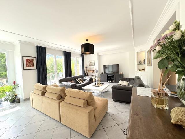 Maison familiale à Bluffy – cadre naturel privilégié entre M. 204m² Bluffy