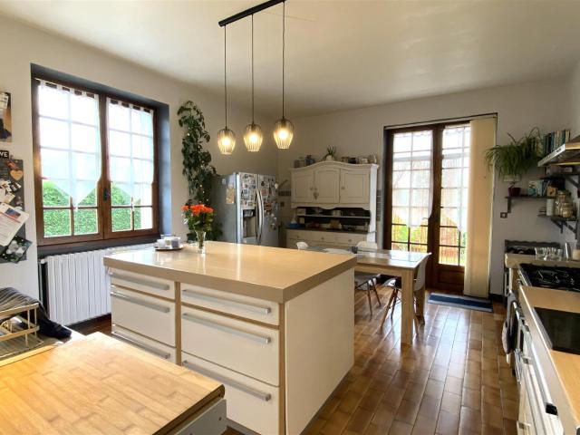 Maison familiale à Dordogne avec piscine et jardin 225m² Saint Pardoux la Rivière