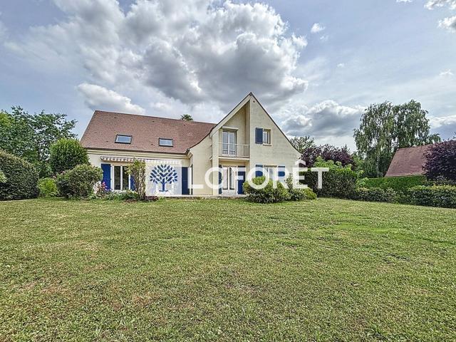 Maison familiale dans résidence avec piscine à Saint Nom la. 230m² Saint Nom la Bretèche