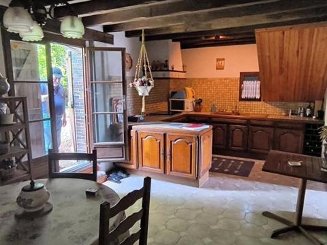 Maison familiale à rénover avec atelier