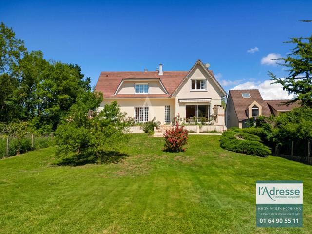 Maison familiale à vendre à St MAURICE MONTCOURONNE ? 6 chambres, sous sol total, terrain 1590 m²