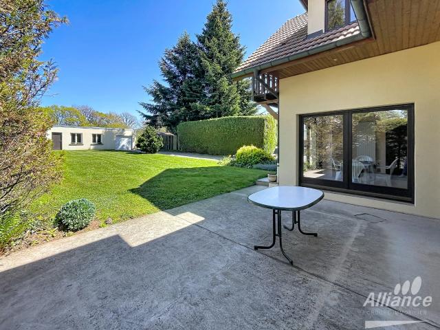 Maison familiale, cadre verdoyant et piscine sans vis à vis