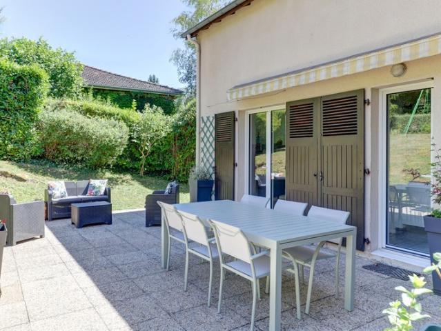Maison familiale Ceyrat, 140 m², 6 pièces, 5 chambres, 2 terrasses, terrain 1 036 m²