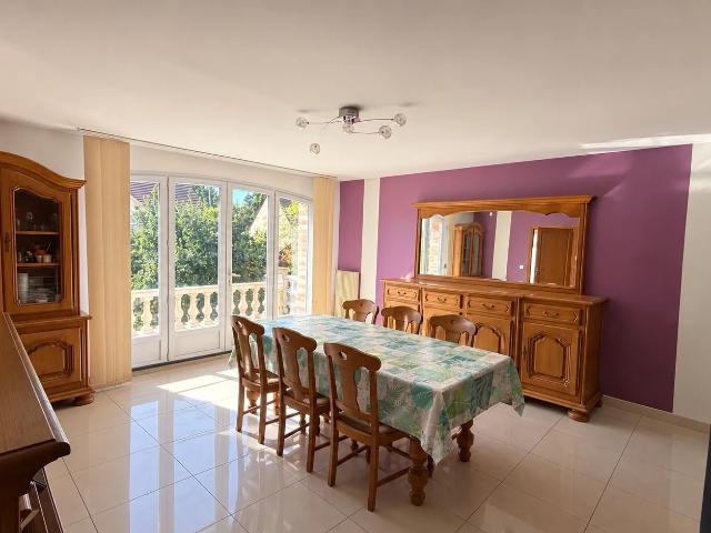 Maison familiale de caractère 191 m² avec sous sol total