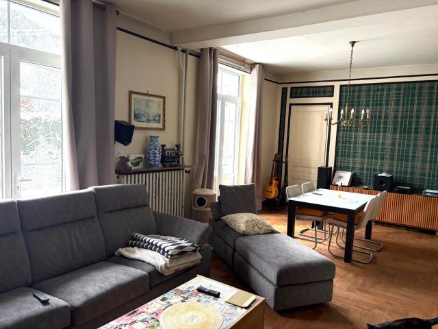 Maison familiale de caractère – 196 m² – Terrain 1470 m² – Mones