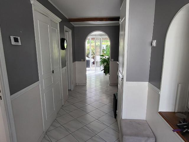 Maison familiale de caractère / 208,20 m2 habitables avec jardin et dépendance
