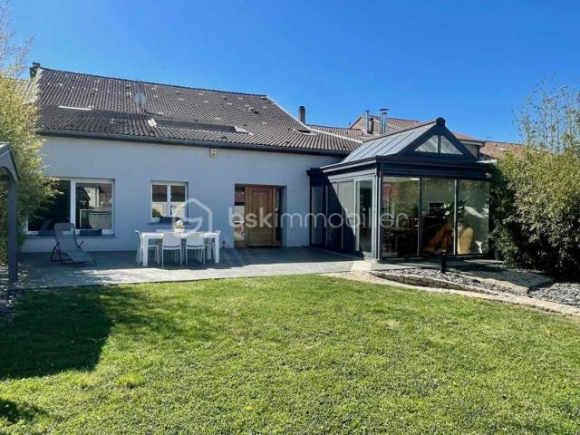 Maison familiale de caractère avec potentiel d'aménagement À proximité immédiate du Luxembourg et de l'Allemagne