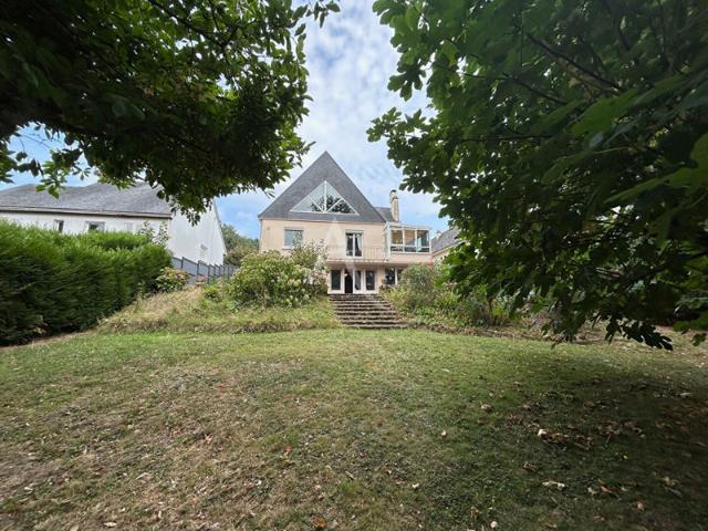 Maison familiale de caractère de 319m² environnement verdoyant et calme