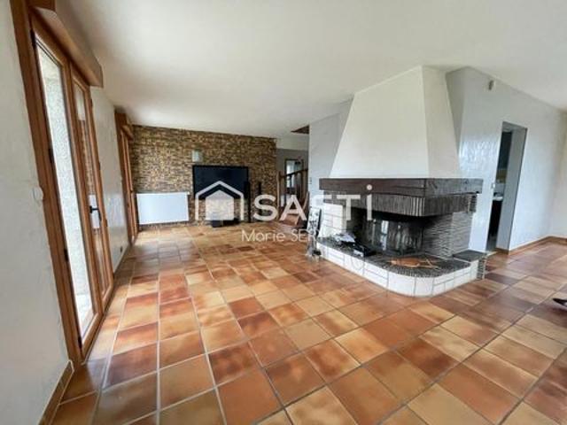 Maison familiale de qualité avec sous sol complet