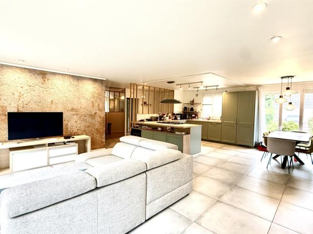 Maison familiale de standing dans résidence avec piscine et. 180m² Plaisir