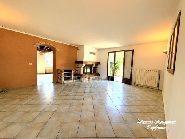 Maison familiale de 140 m² avec jardin arboré et dépendance – Poilly sur Tholon
