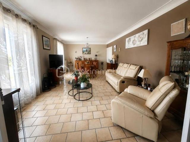 Maison familiale de 142 m² avec terrain arboré de 2 394 m², sous sol complet et combles aménagés