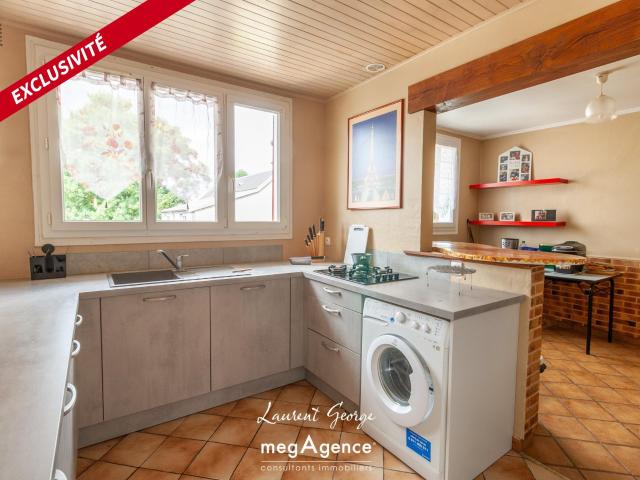 MAISON FAMILIALE DE 147 m2, JARDIN, GARAGE DOUBLE