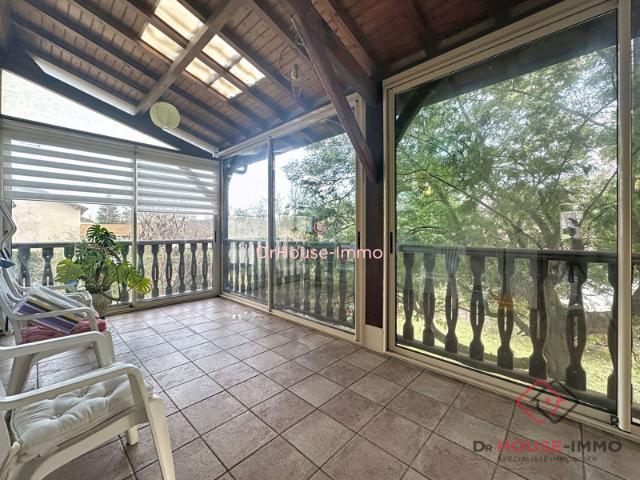 Maison familiale de 153 m² sur grand terrain arboré – Neuvic 24 dépendances, parc, source, bois.