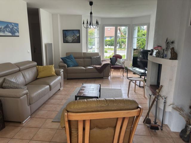 Maison familiale de 167 m2 avec double garage à 5km de thoir