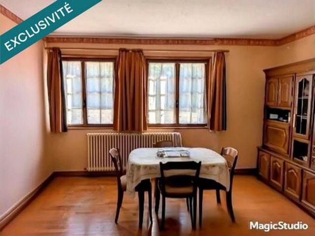 Maison familiale de 166 m² sur un terrain de 3 060 m² – 6 chambres – Fort potentiel à VILLERS FARLAY JURA