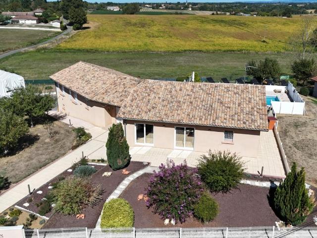 Maison familiale de 184 m² avec piscine et vue dégagée – Calme et confort