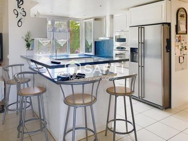 Beau potentiel, Maison familiale de 189 m². Quartier Mazurière