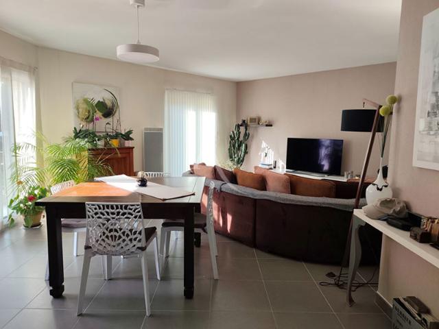 Maison familiale de 101 m² avec jardin et verdure
