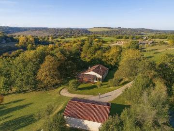 Maison familiale de 122 m² sur 5 580 m² de terrain arboré –. 122m² Gourdon