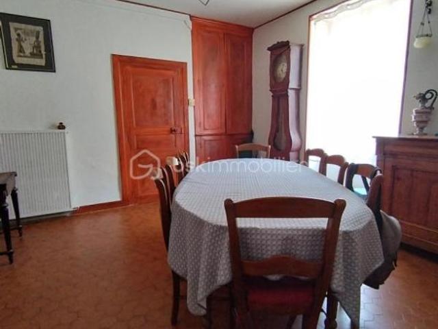 Maison familiale de 127 m² avec jardin et cour