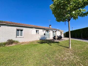 Maison familiale de 130 m² de plain pied, composée de 4 chambres possibilité 5, avec grand jardin, carport et terrain piscinable