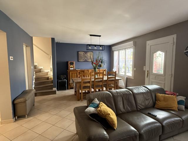 Maison familiale de 139,64 m2 avec grand jardin et double ga
