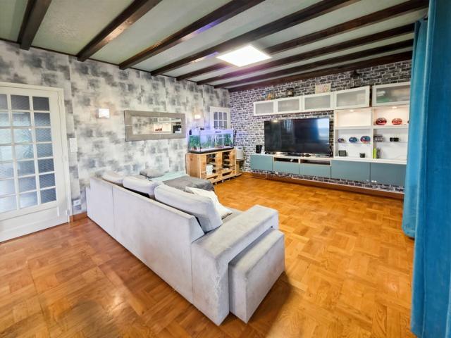 Maison familiale de 13 pièces 211 m² dont un appartement indépendant de 68 m² – Sur les hauteurs de Perrigny, proche de Lons le Saunier
