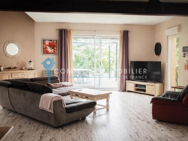 Maison familiale de 240 m2 sur parc arboré de 3 700 m2 Pro
