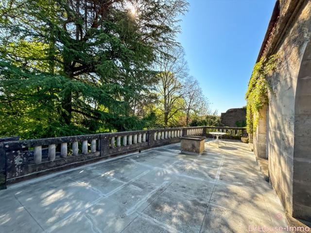 Maison familiale de 241 m² avec 5 chambres et son Terrain de 3 784 m² sur la commune de Targon