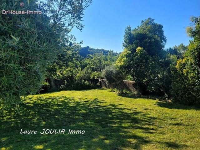 Maison familiale de 290 m² avec piscine sécurisée + terrrasses + dépendances sur 1404m² de terrain plat clos