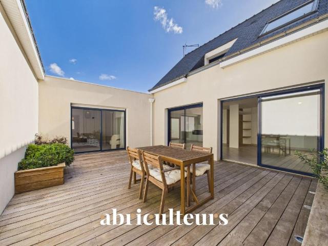 Maison familiale de 2008 à proximité de ll'Erdre en vente à. 140m² Nantes