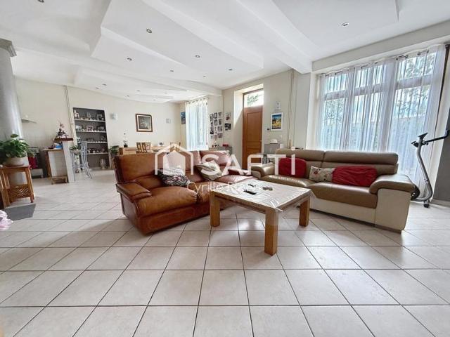 Maison familiale de 221 m²