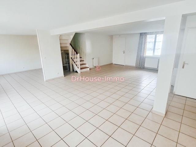 Maison familiale de 6 pièces avec jardin et garage à Bruyères sur Oise
