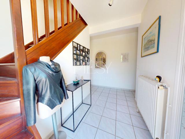 Maison familiale de 7 pièces à vendre à Allonzier la Caille