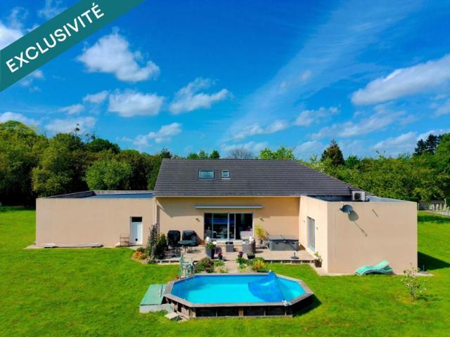 Maison familiale d'environ 180m2 avec terrain de 2500 m2 situé à Issé