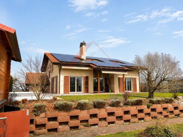 Maison familiale d'exception avec piscine, sauna et grand jardin à La Brillaz