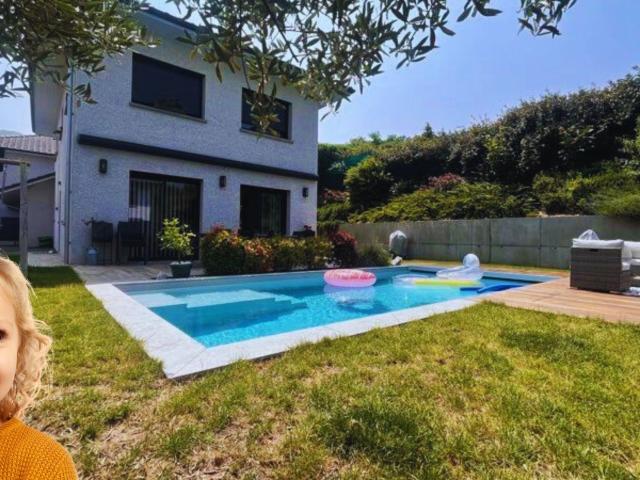 Maison familiale éco performante avec piscine chauffée – Bresson, à 10 minutes de Grenoble
