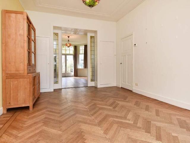 Maison familiale Eikstraat, La Haye Bomenbuurt À louer