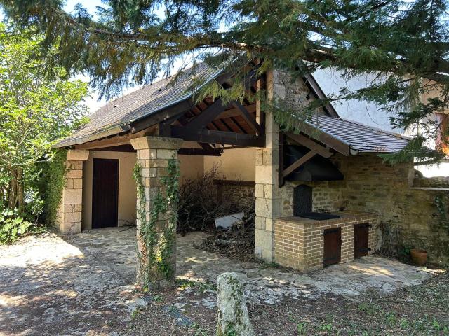Maison familiale en pierre avec terrain attenant 130m² Sainte Croix