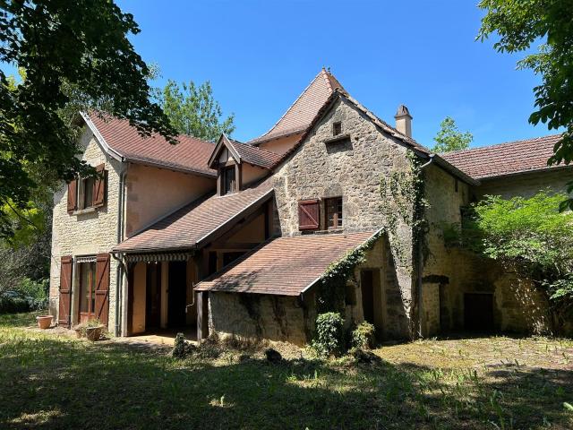 Maison familiale en pierre avec terrain attenant 130m² Sainte Croix