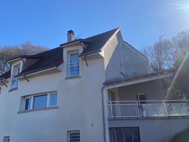 MAISON FAMILIALE imaginée par D. Rougé, Architecte