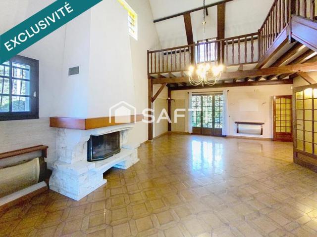 Maison Familiale individuelle Grand salon / séjour donnant sur jardin