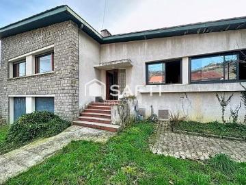 Maison familiale lumineuse – 173 m² habitables sur 1 172 m² de terrain!