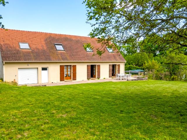Maison familiale lumineuse avec grand terrain, excellent DPE et fort potentiel Saint Chéron