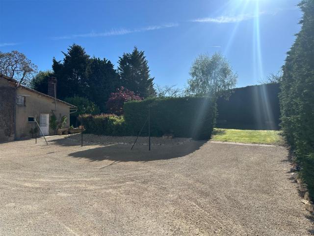 Maison familiale lumineuse avec grange et dépendance – Fort. 126m² L'Isle Jourdain