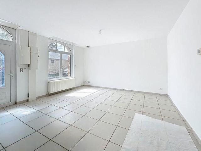 Maison familiale lumineuse et sans travaux, avec jardin et stationnement