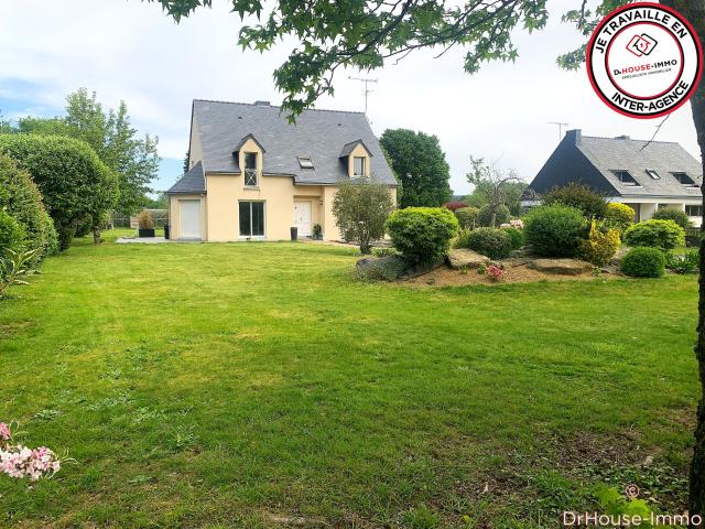 Maison familiale lumineuse sur un terrain clos de 2 500 m²